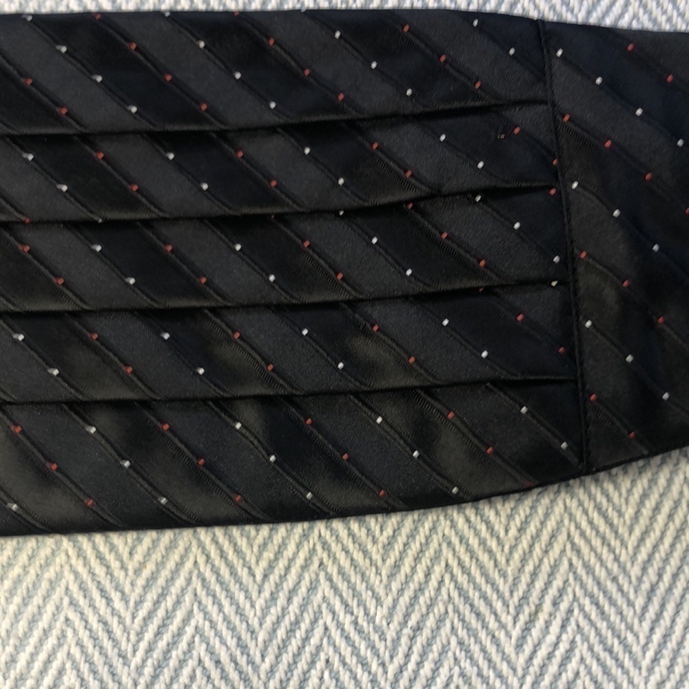 Cummberbund Mel Howard One Size Fits All 27-48 USED Pleated - Picture 4 of 5